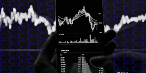 crypto-trading-decrypt-style-03-gID_7